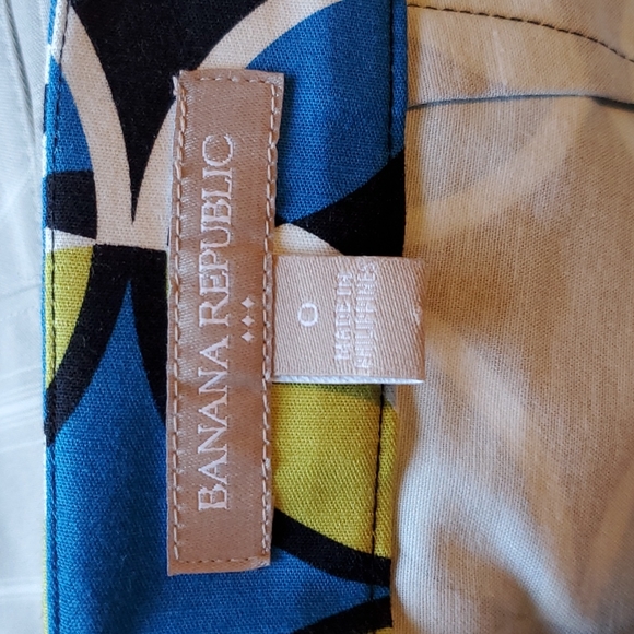 Banana Republic patterned skirt - Picture 2 of 3